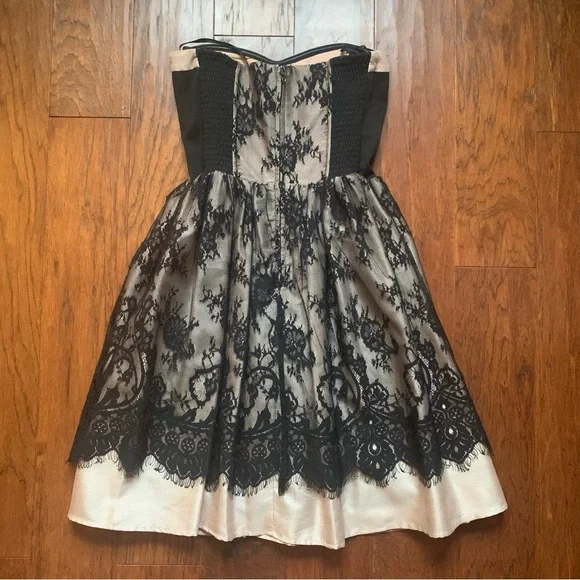 Wyton elegant Strapless Lace Dress - Black and Cream nwot - Picture 2 of 9